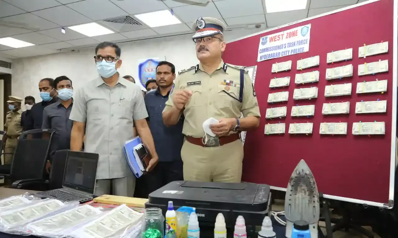 How Siddipet photographer, BSF constable printed fake currency notes worth Rs. 16 L