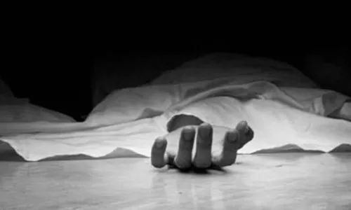 Viizag shocker: On his daughters wedding day, retired employee strangles wife to death; kills self