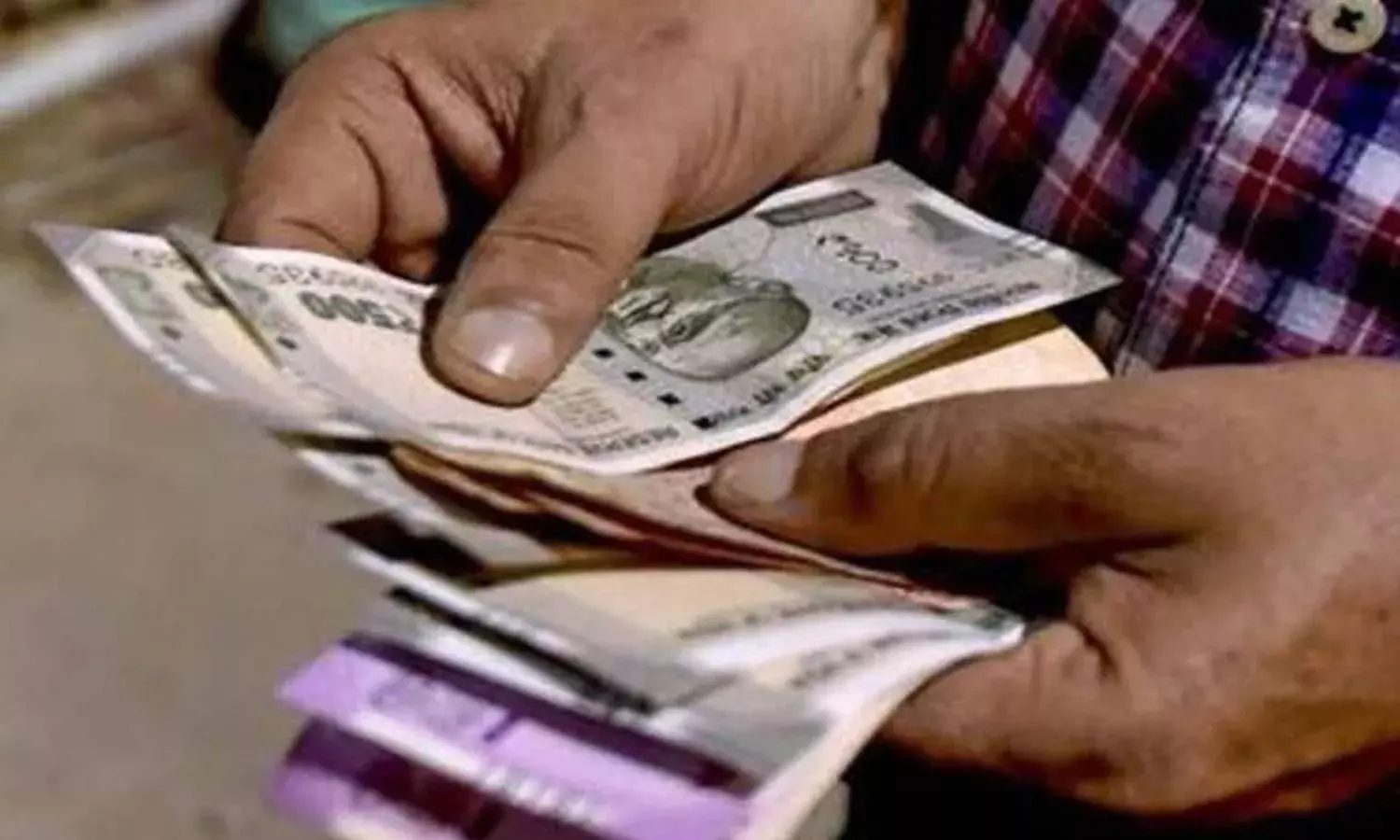 Balanagar Sub-Registrar, document writer arrested for accepting Rs 75000 bribe
