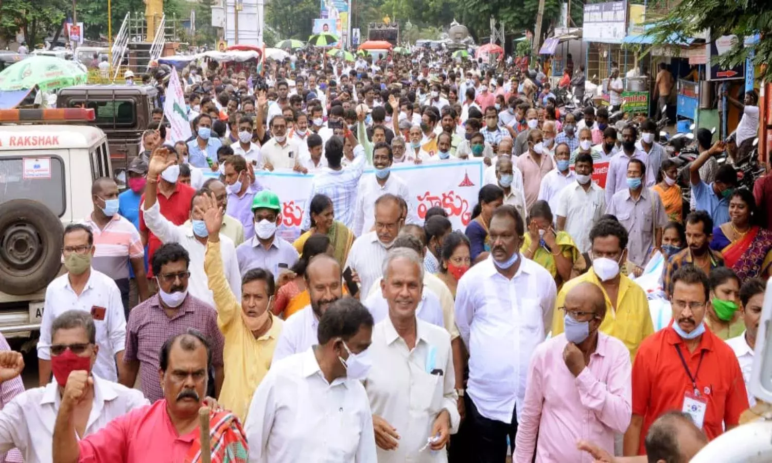 Hundreds join Maha Padayatra against privatization of Visakhapatnam Steel Plant
