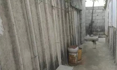 Singareni Colony Hut: A hub of liquor mafia