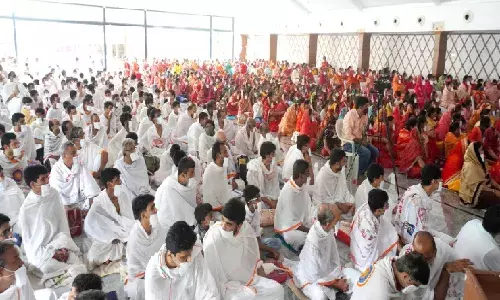 For peace, spiritual awakening: 1,008 Jain men, women live like Jain monks for a day