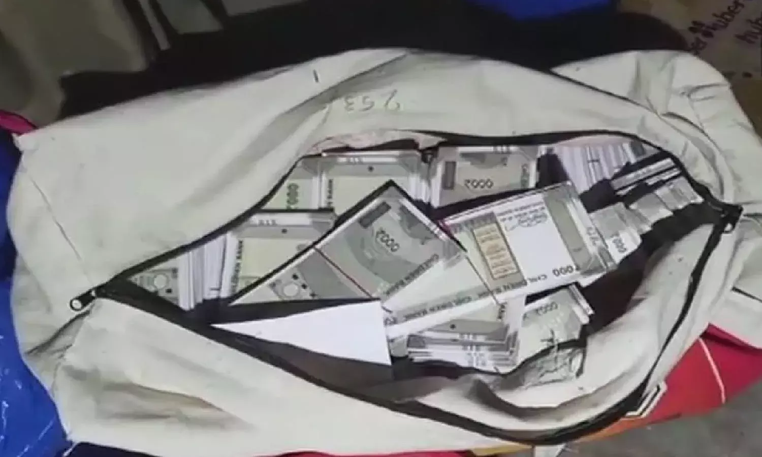 Jubilee Hills realtor robbed of Rs 55L by driver