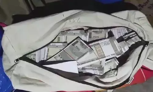 Jubilee Hills realtor robbed of Rs 55L by driver Jubilee Hills realtor robbed of Rs 55L by driver