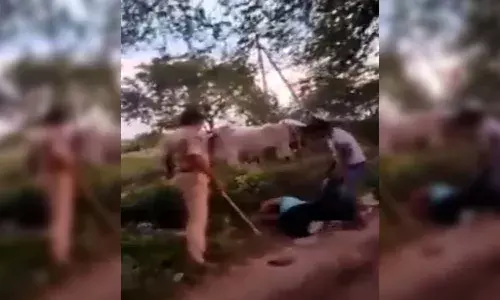 Jogulamba Gadwal: SI thrashes man, video goes viral; victims friend approaches SHRC