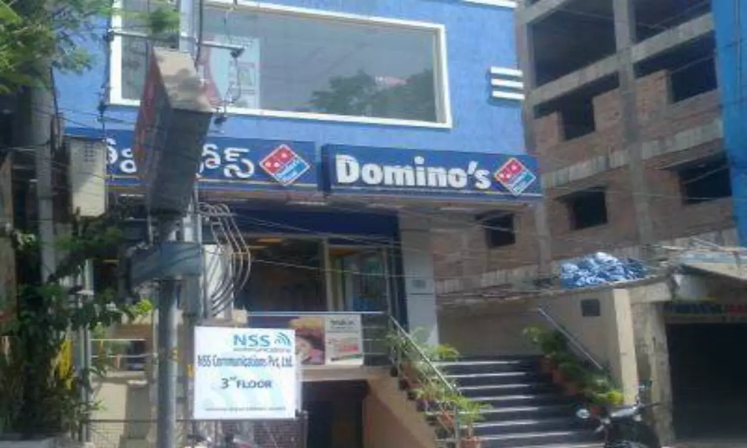 Amberpet Dominos fined Rs 10K for using consumer as advertising agent, selling carry bag