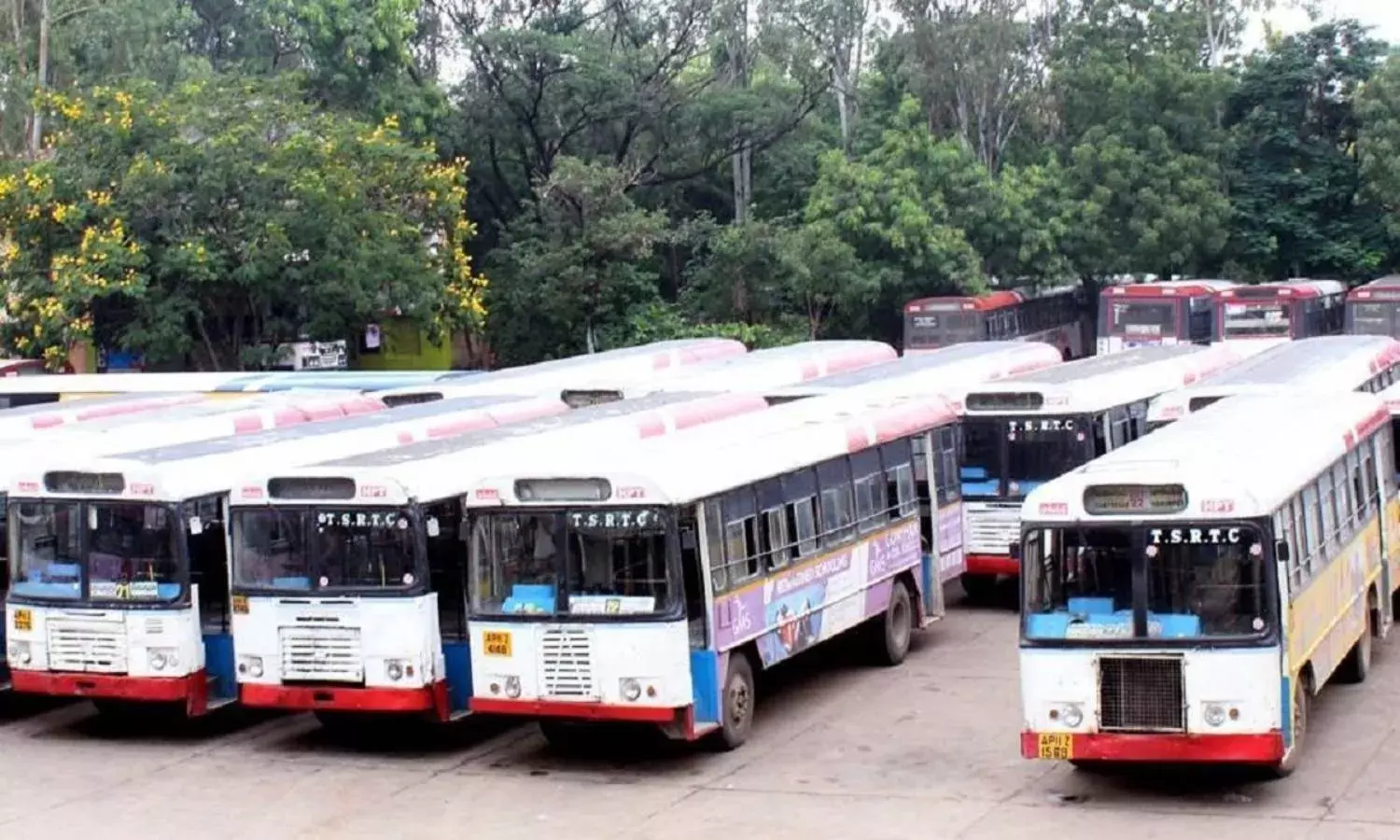 Dasara Subhakankshalu! TSRTC to ply special busses, set up communication cells in Hyd