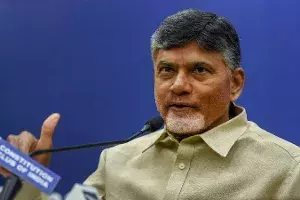 `Mad Tughlaq is ruining Andhra: Naidu lambasts Jagan `Mad Tughlaq is ruining Andhra: Naidu lambasts Jagan