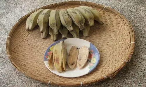 Banana extract: a new green method to synthesize activated carbon