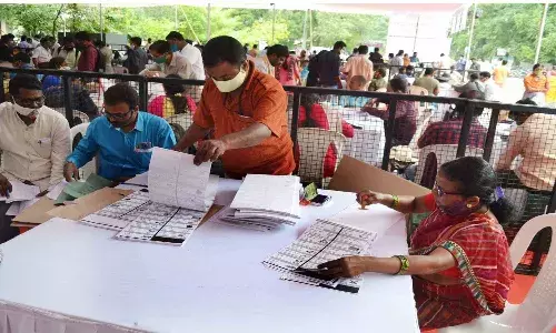 Huzurabad by-poll: Eatala Rajenders wife among 12 withdraw nomination, 30 candidates in fray