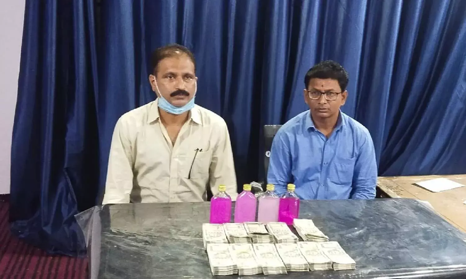 ACB arrests Rajendranagar sub-registrar, document writer for accepting Rs 5.5L bribe