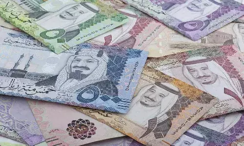 CISF seize 50K Saudi Riyals from Hyderabad Airport