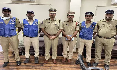 Narayanguda police save woman Insta streaming suicide within 5 mins call on 100