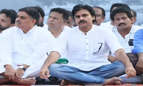 Form all-party committee to intensify agitation against VSP privatization: Pawan Kalyan to Jagan