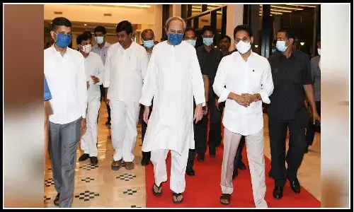 Jagan meets Naveen Patnaik; AP, Odisha decide to resolve host of issues