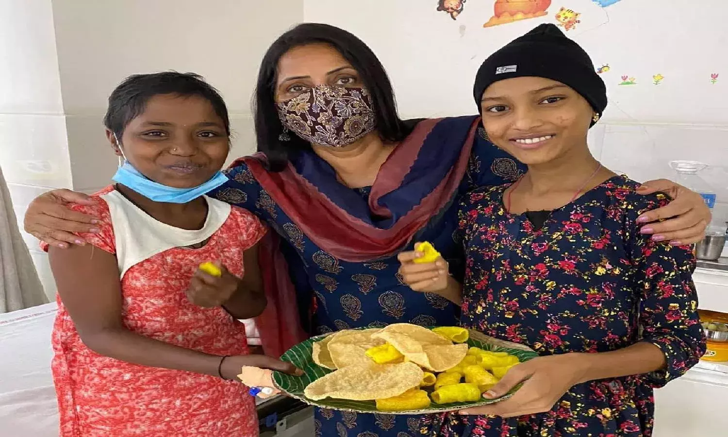 Satisfying tummies and hearts: Hyd woman offers free food to cancer patients of NIMS Panjagutta