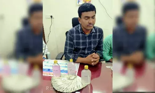 TSSPDCL Ibrahimbagh official caught red-handed accepting bribe