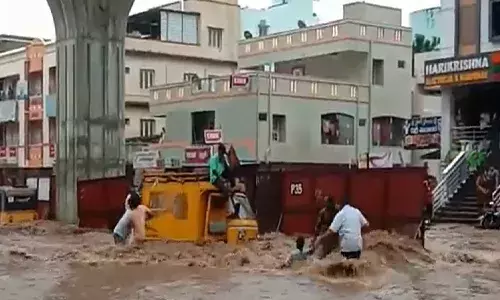 Tirupati: Cloudburst causes havoc, several lakes breached; Swarnamukhi flooded