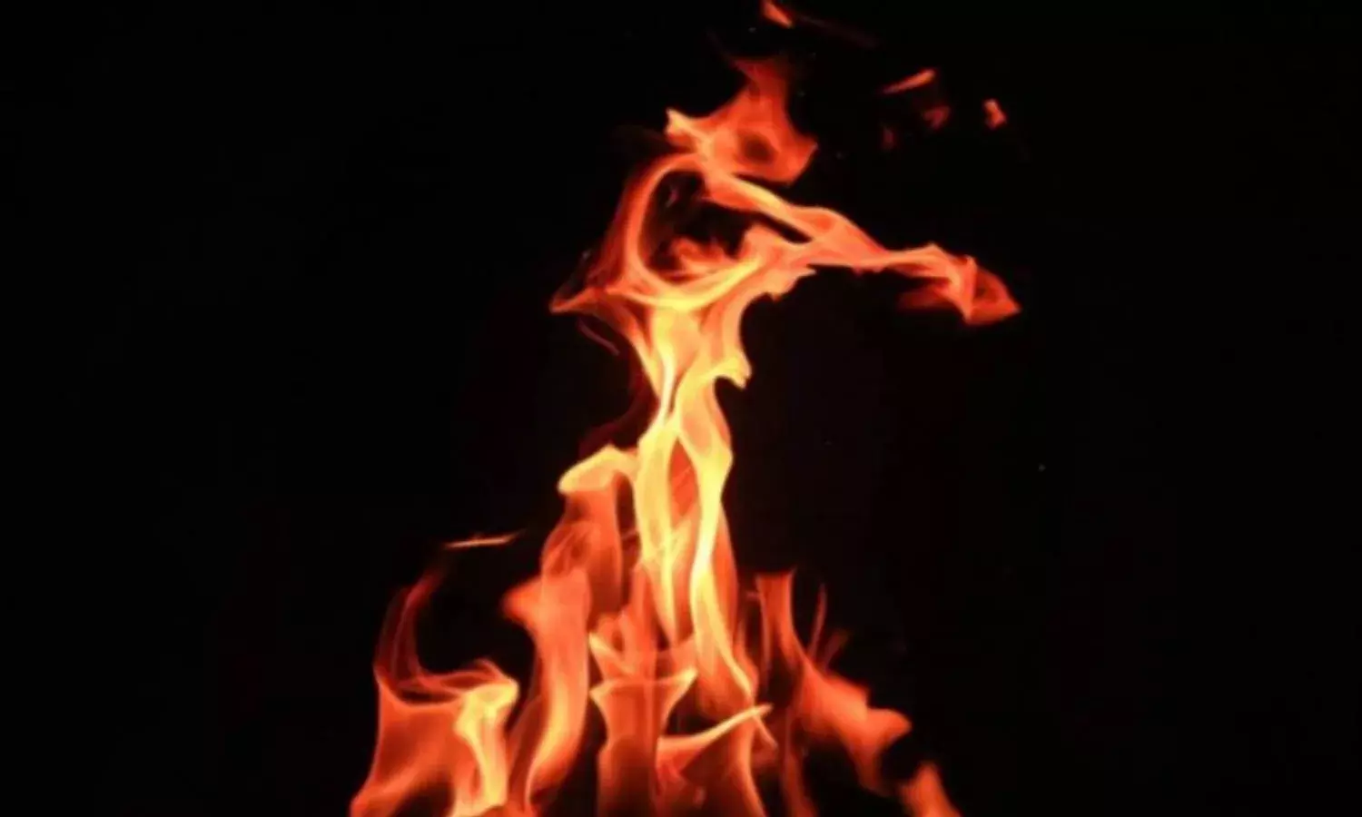 Visakhapatnam: Girl who was torched by spurned lover succumbs; toll two