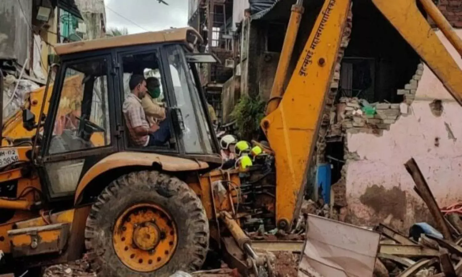 AP rains: 4 killed in Anantapur house collapse; rain-related death toll reaches 16
