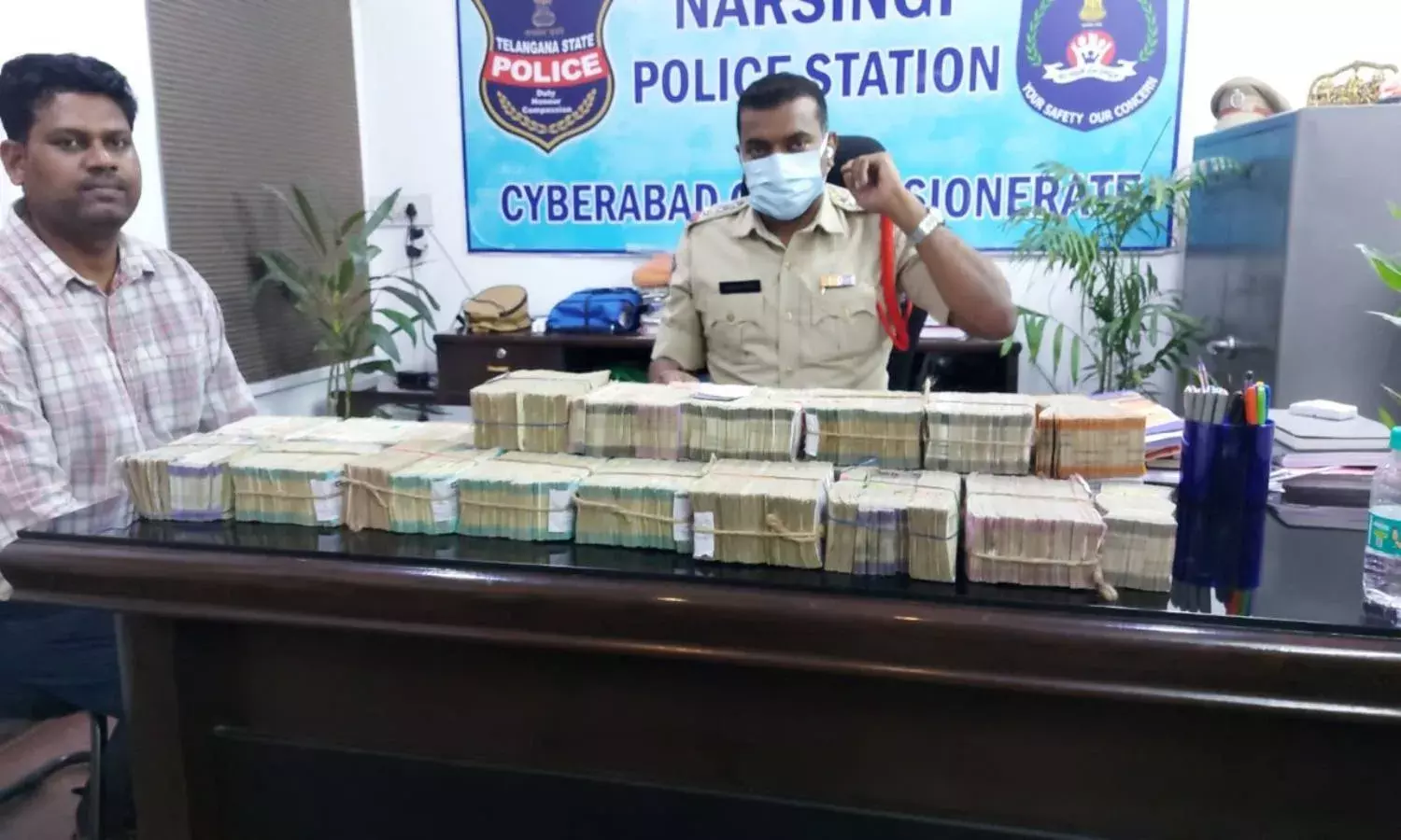 Cyberabad police intercept vehicle at Narsingi, seize Rs 1 Cr unaccounted cash