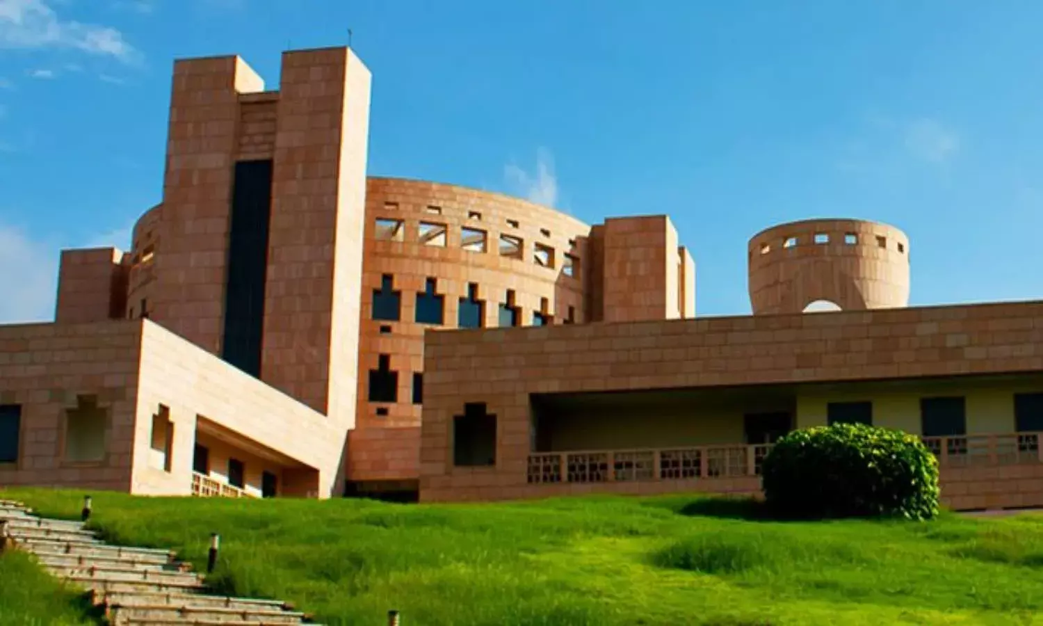 ISB signs MoU with Civil Aviation Ministry; to conduct in-depth research on UDAN Scheme