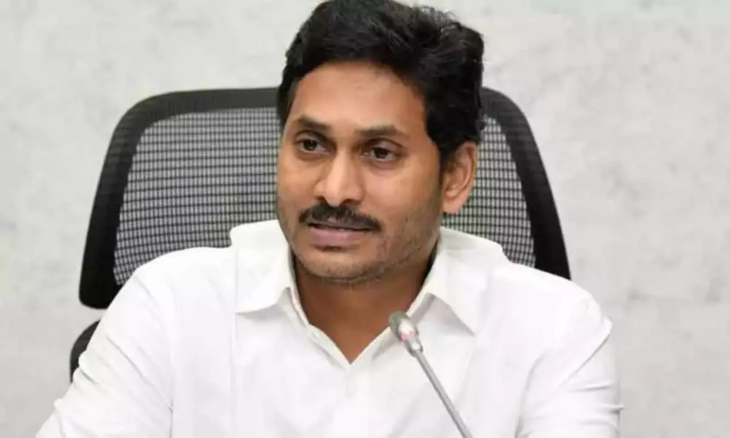 Andhra wins 11 Swachh Survekshan Awards; Jagan praises MAUD officials