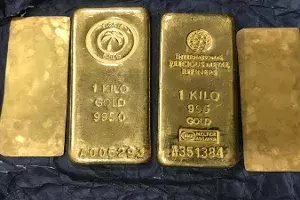 Catering employee in flight caught stealing smuggled gold in Hyderabad Catering employee in flight caught stealing smuggled gold in Hyderabad