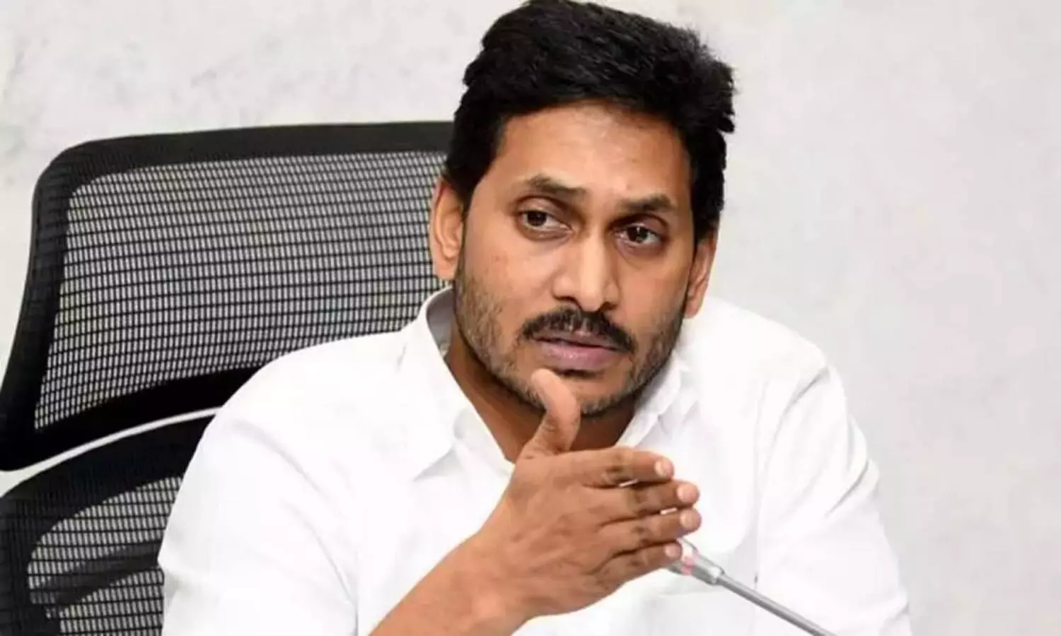 Administer 2 Cr vaccine doses by Dec, conduct only RTPCR tests: Jagan to officials
