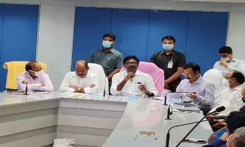 TSRTC likely to hike fare of ordinary buses by 25p/km, 30p/km for express