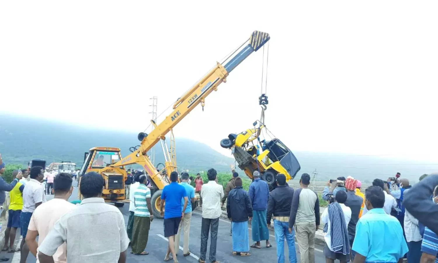 14YO killed, 5 missing after speeding truck bumps auto off bridge in Nellore