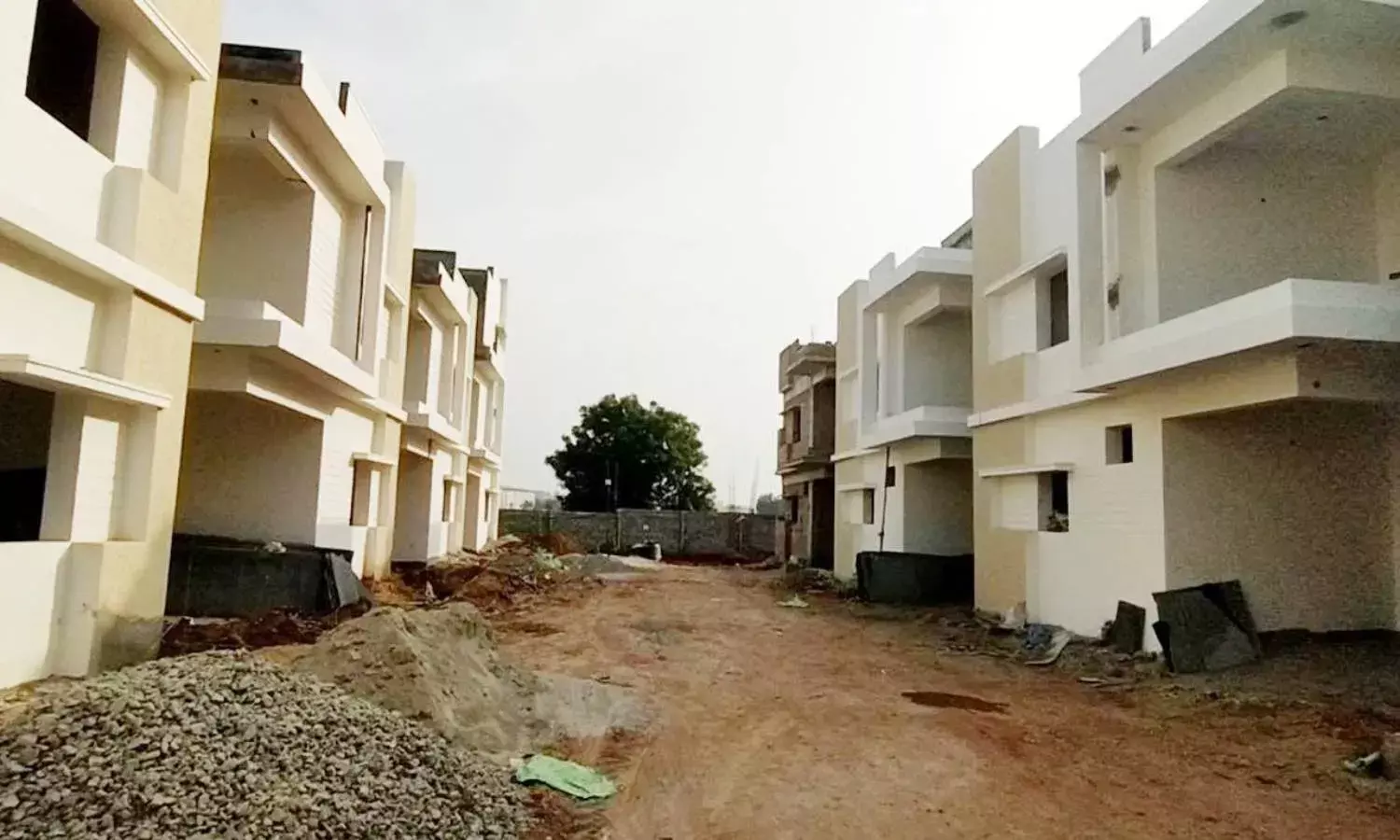 Over 200 villas constructed illegally at Mallampet; MAUD CS orders immediate demolition