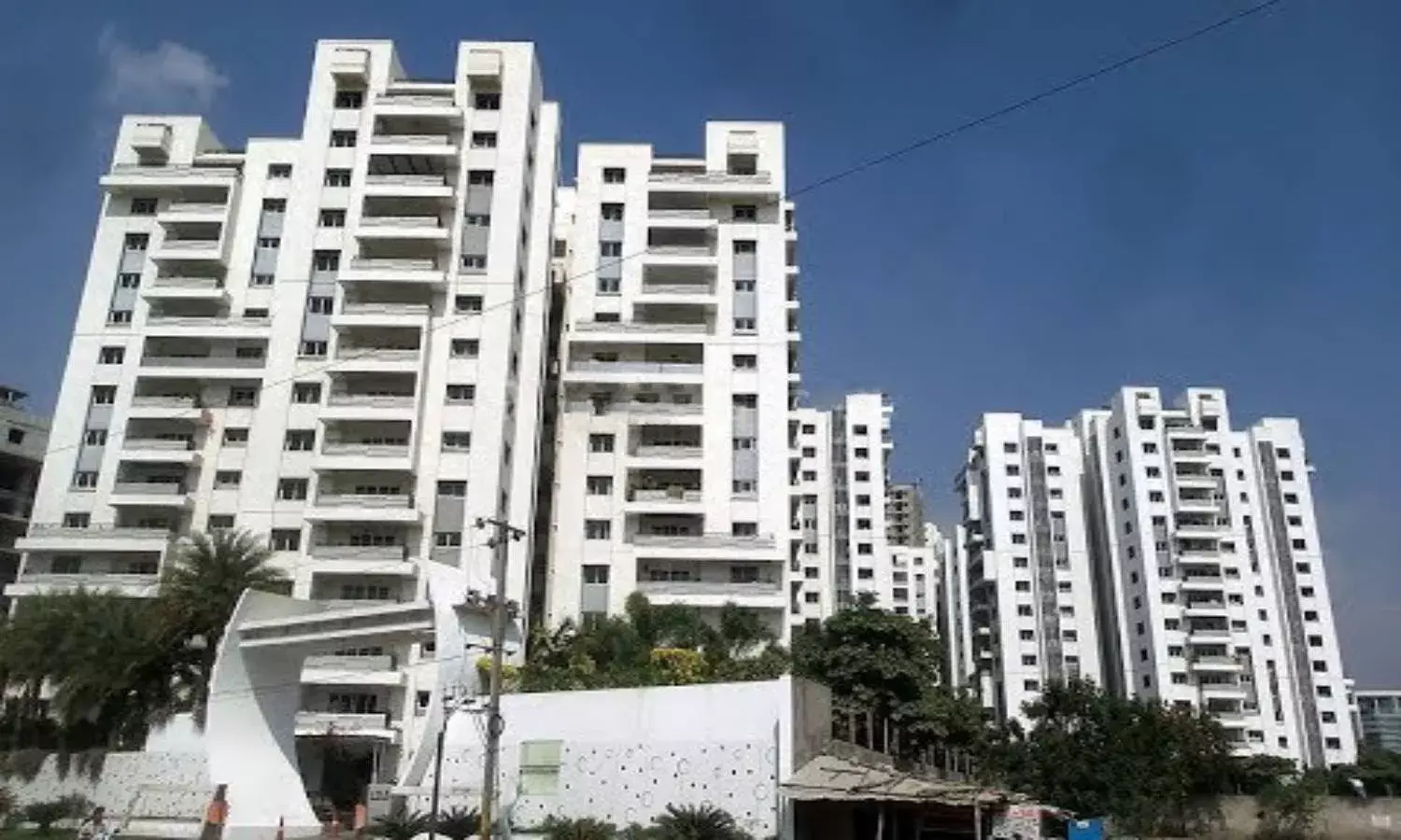 `Special 26:  Men posing as CBI sleuths rob family of gold, cash at Gachibowli