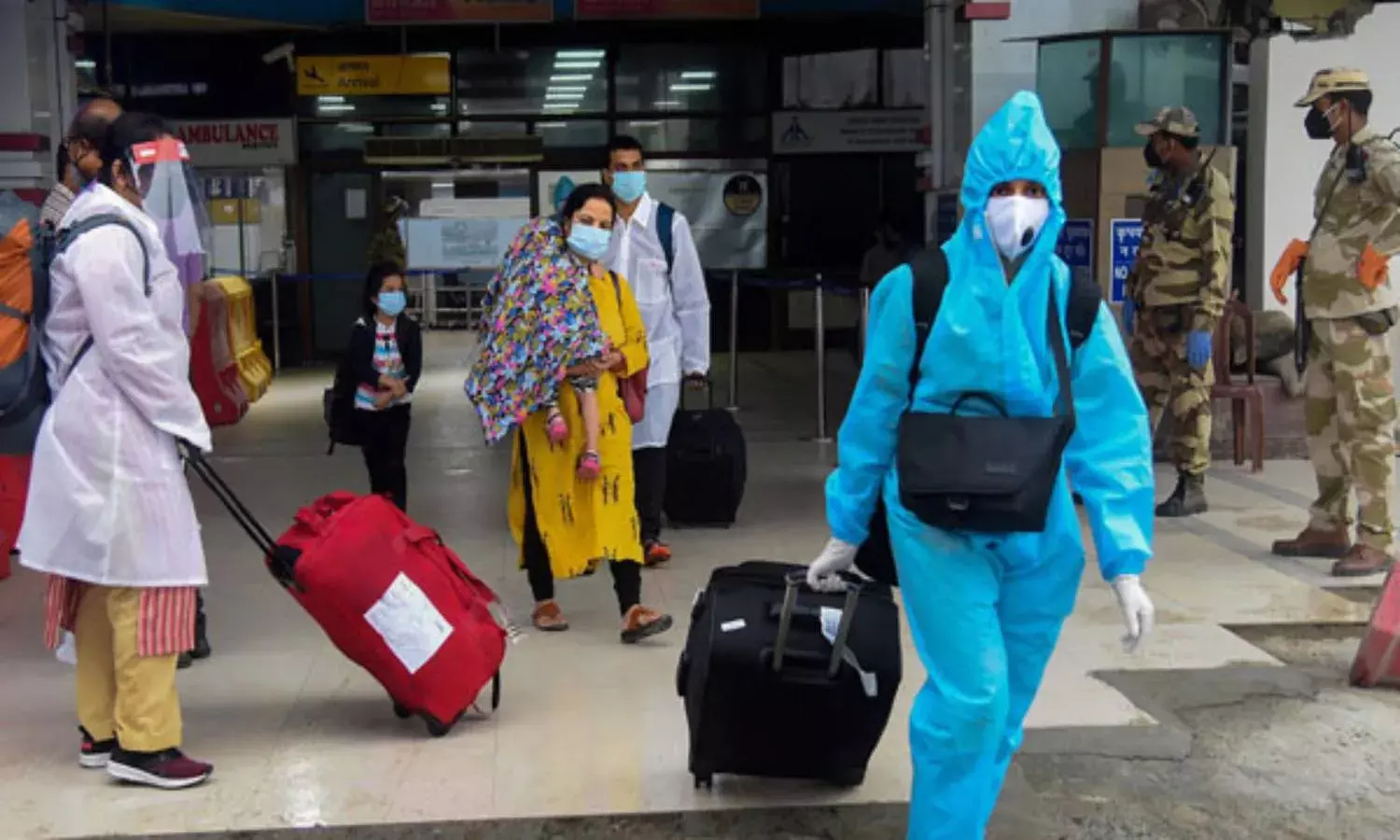 4 more test positive for Omicron in Telangana; 3 from non-risk country