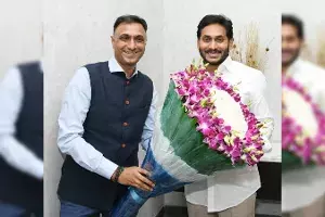 Flipkart CEO, Jagan discuss investment opportunities, tech for farmers Flipkart CEO, Jagan discuss investment opportunities, tech for farmers