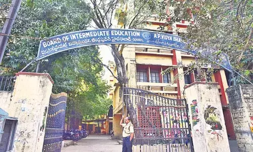 Collect only tuition fees, TS to private junior colleges