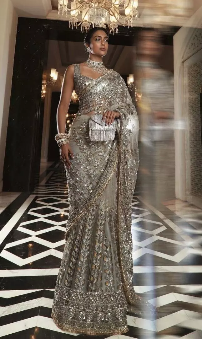 Traditional Indian Bridal Sarees (20 Pictures)