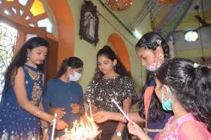 Plum cakes, chilly morning, & warm fires: Vizag celebrates Christmas Plum cakes, chilly morning, & warm fires: Vizag celebrates Christmas