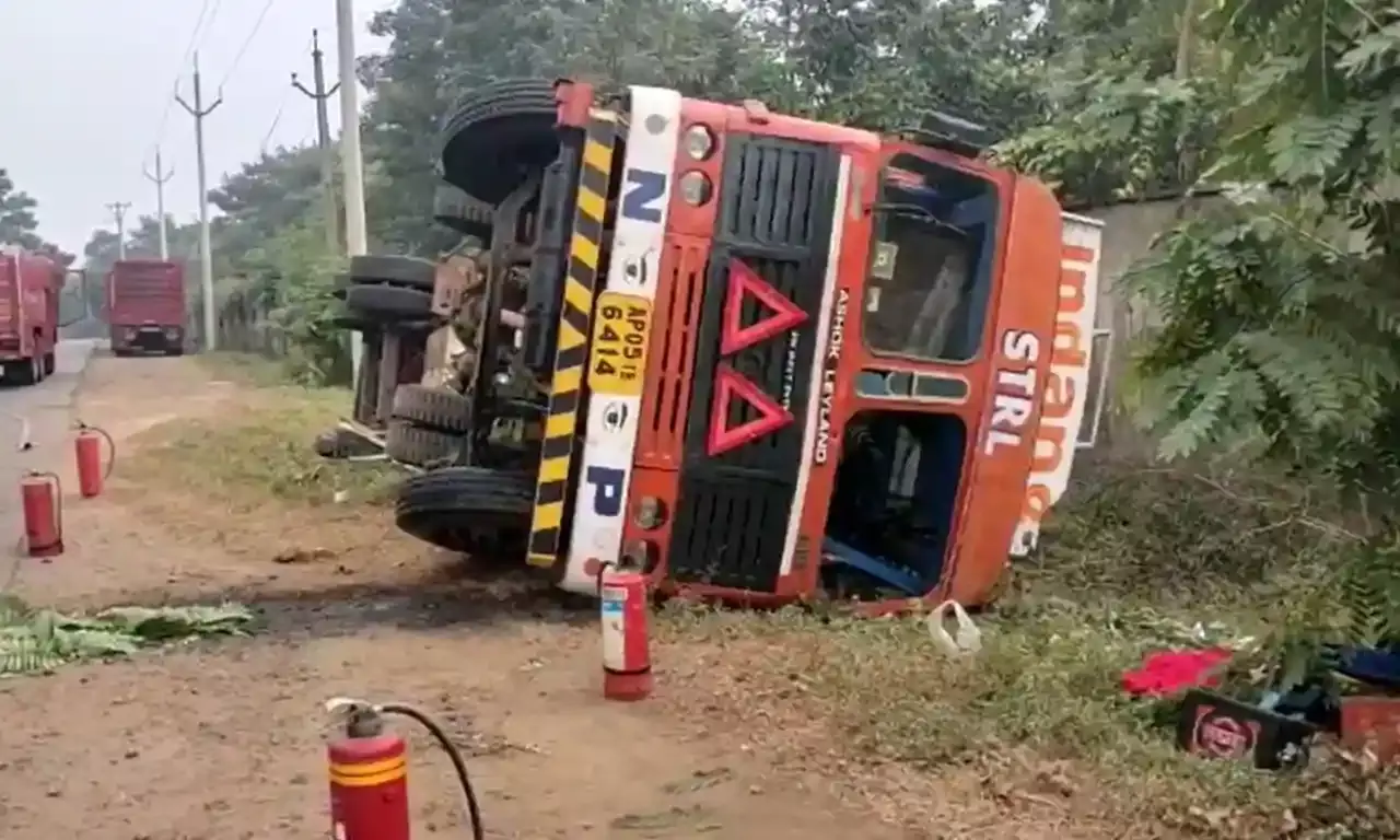 LPG tanker overturns in Vizag; gas leak creates panic among locals