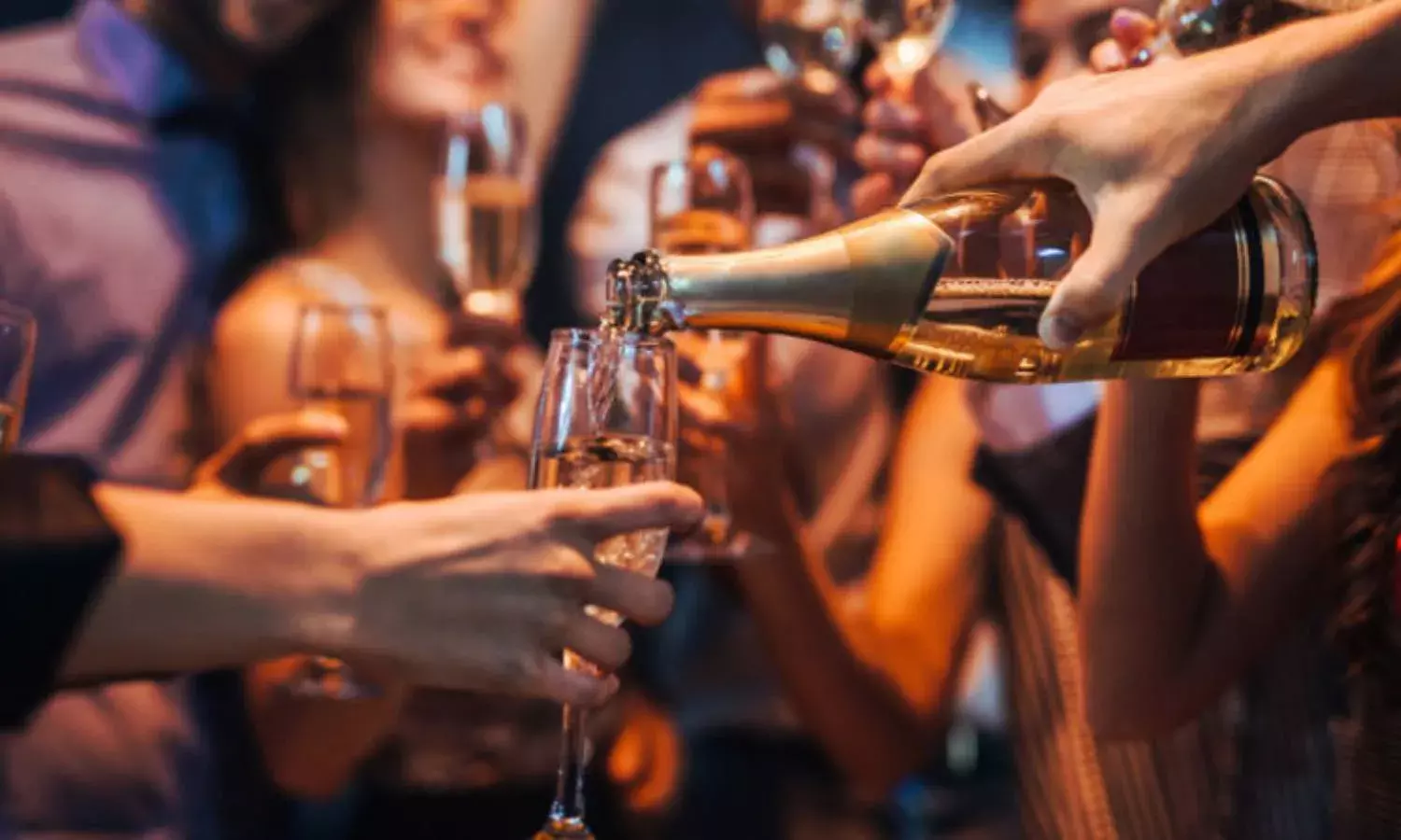 Telangana: Liquor shops to open till midnight, bars till 1 a.m on New Years eve