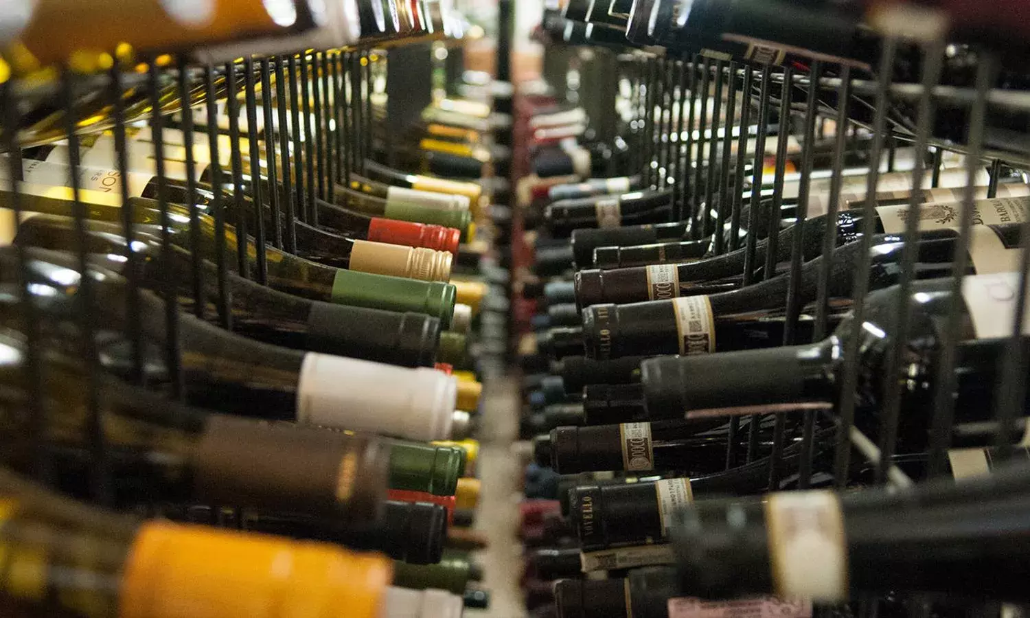 Allow home-delivery of liquor to keep Omicron at bay: ISWAI to TS