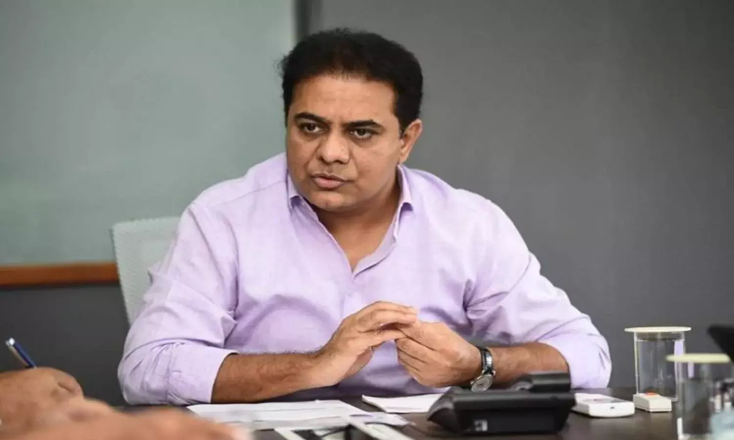 KTR urges Centre to reopen CCI unit in Adilabad