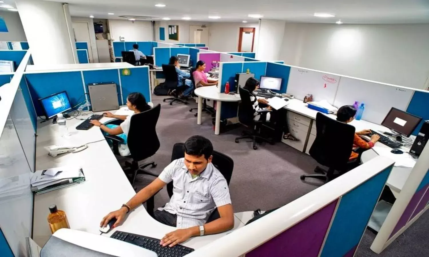 Hyd junior, mid-level employees salaries ranked second in country: Report