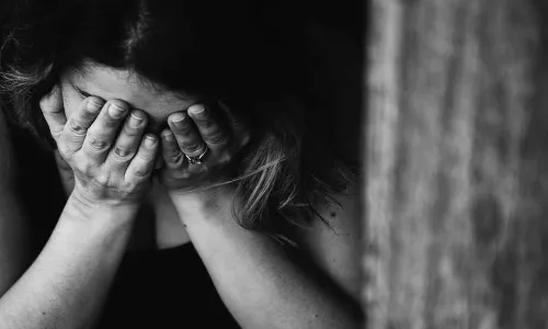 Guntur woman escapes with minor injuries in acid attack