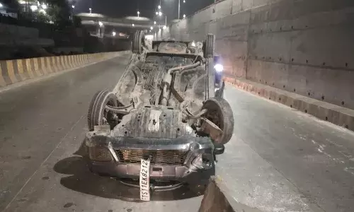 Car overturns in LB Nagar; drunken drivers history shows 12 violation cases