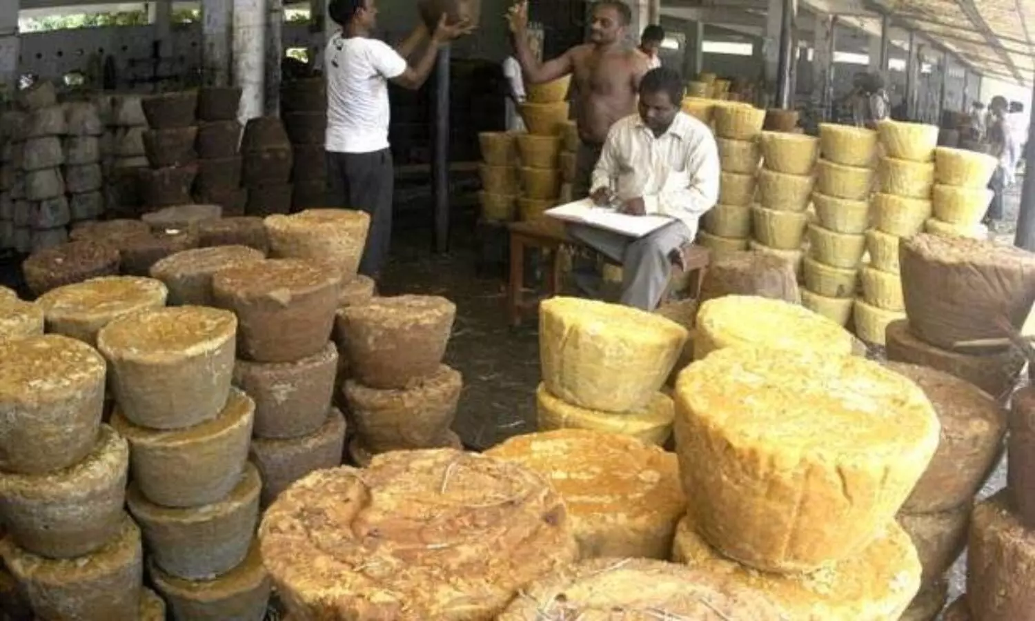Anakapalle jaggery losing sheen: Using chemicals, artificial colors bring bad name