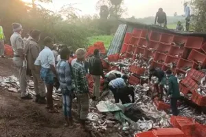 Andhra Pradesh: 4 dead, 10 injured after lorry overturns near Tadepalligudem Andhra Pradesh: 4 dead, 10 injured after lorry overturns near Tadepalligudem