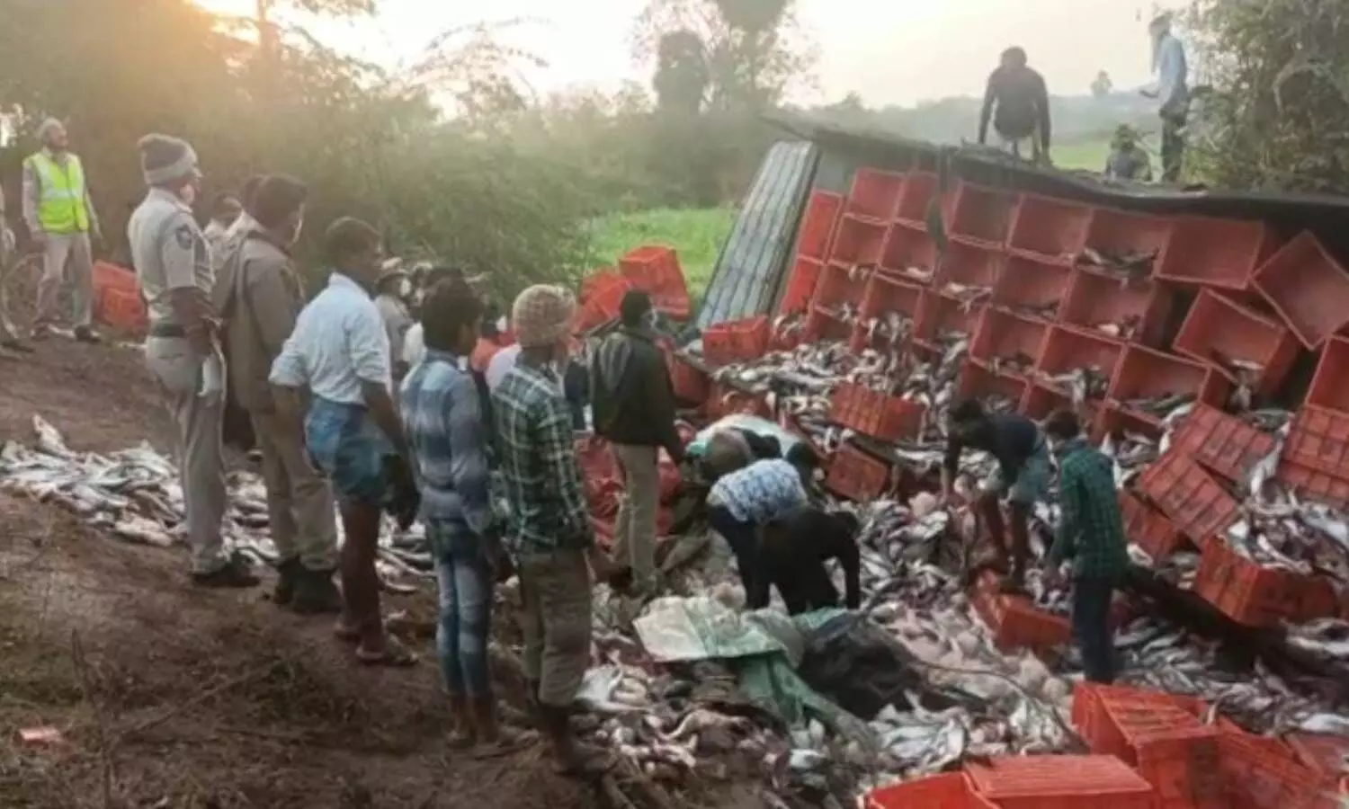 Andhra Pradesh: 4 dead, 10 injured after lorry overturns near Tadepalligudem