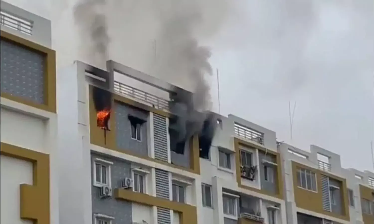Fire breaks out at Hyderguda apartment, no casualties