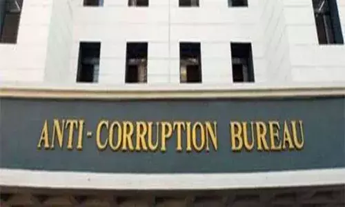 Narayanpet: Marikal Mandal Tahsildar caught red-handed accepting Rs 20k bribe